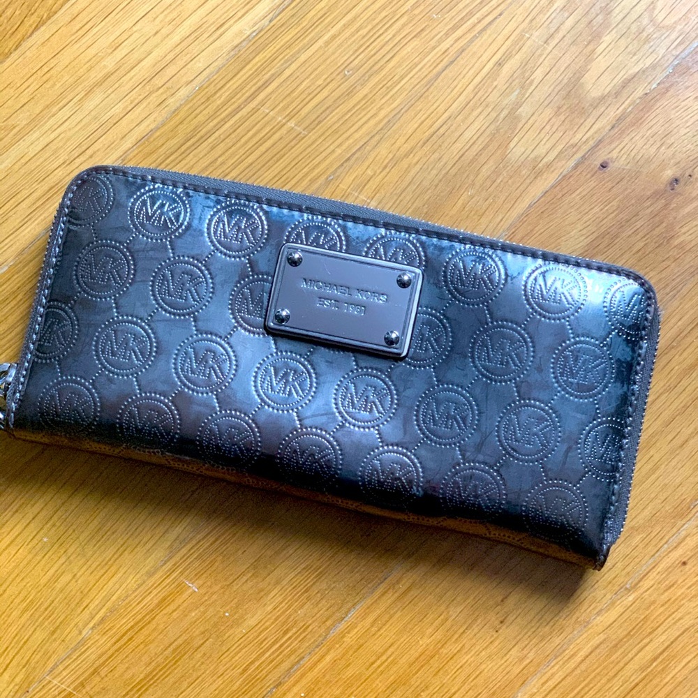 Michael kors wallet